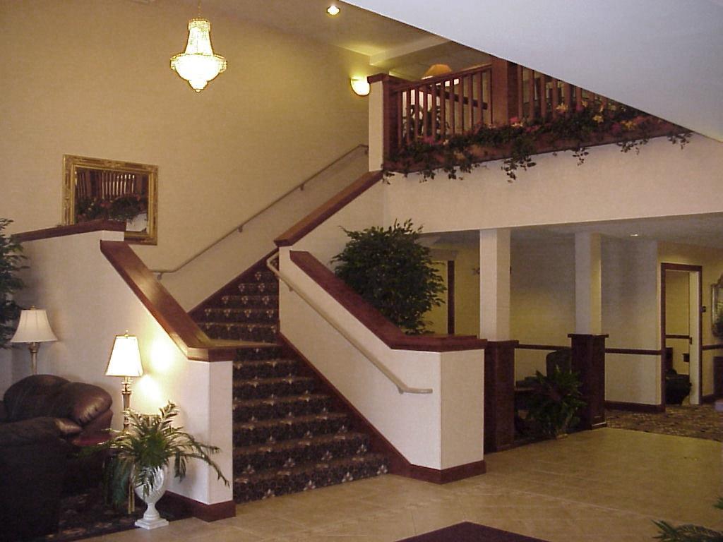 The Plaza Hotel & Suites Уинона Интерьер фото